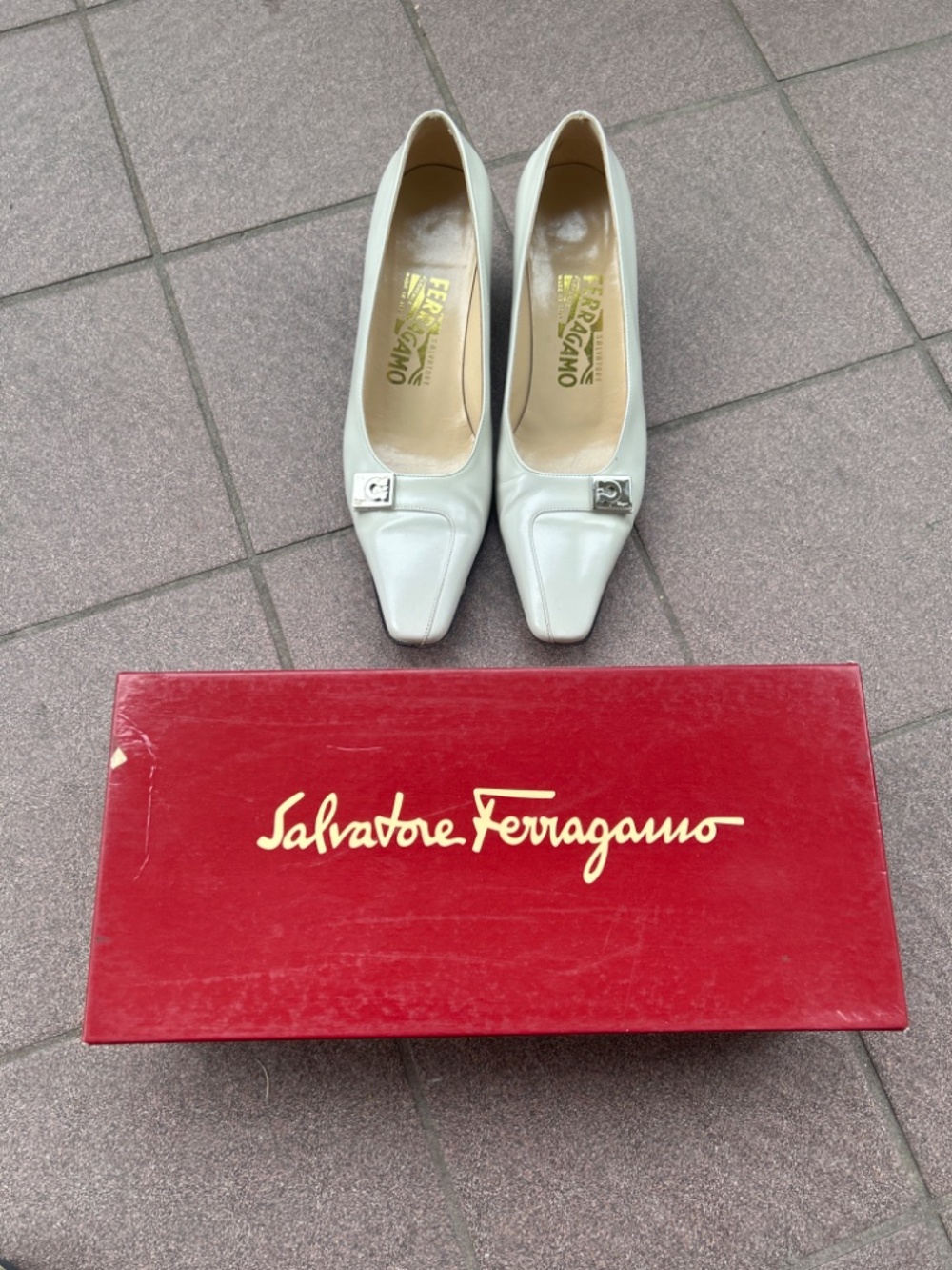 Salvatore Ferragamo Off-White Leather Square Toe Gancini Buckle Pumps Size 7.5 B - Picture 7 of 10